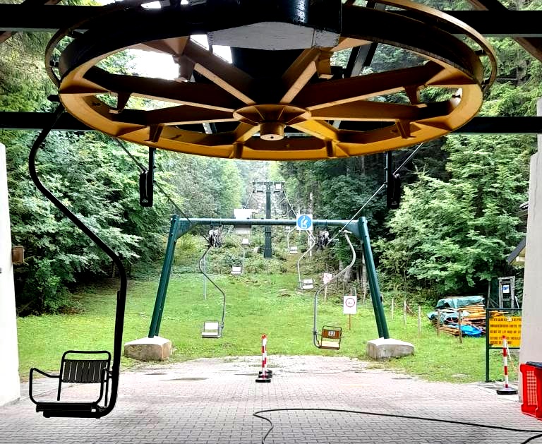 La ruota che muove la seggiovia del Lago Santo