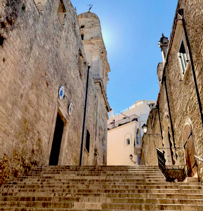 La medievale cattedrale di Vieste dedicata a Maria Assunta