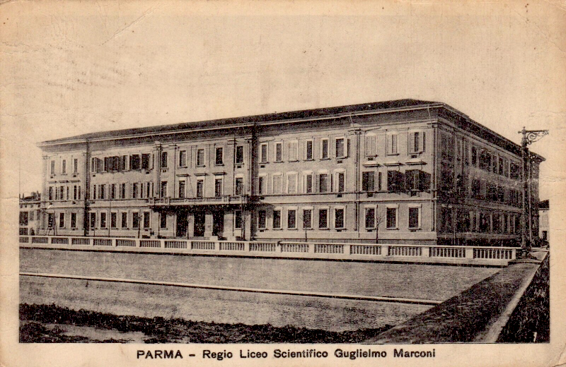 Una cartolina del 1932 con la sede del liceo scientifico Marconi di Parma: quando l'edificio passò poi al liceo classico Romagnosi, il Marconi si spostò in Palazzo Cusani (Casa della Musica) e infine in via Costituente